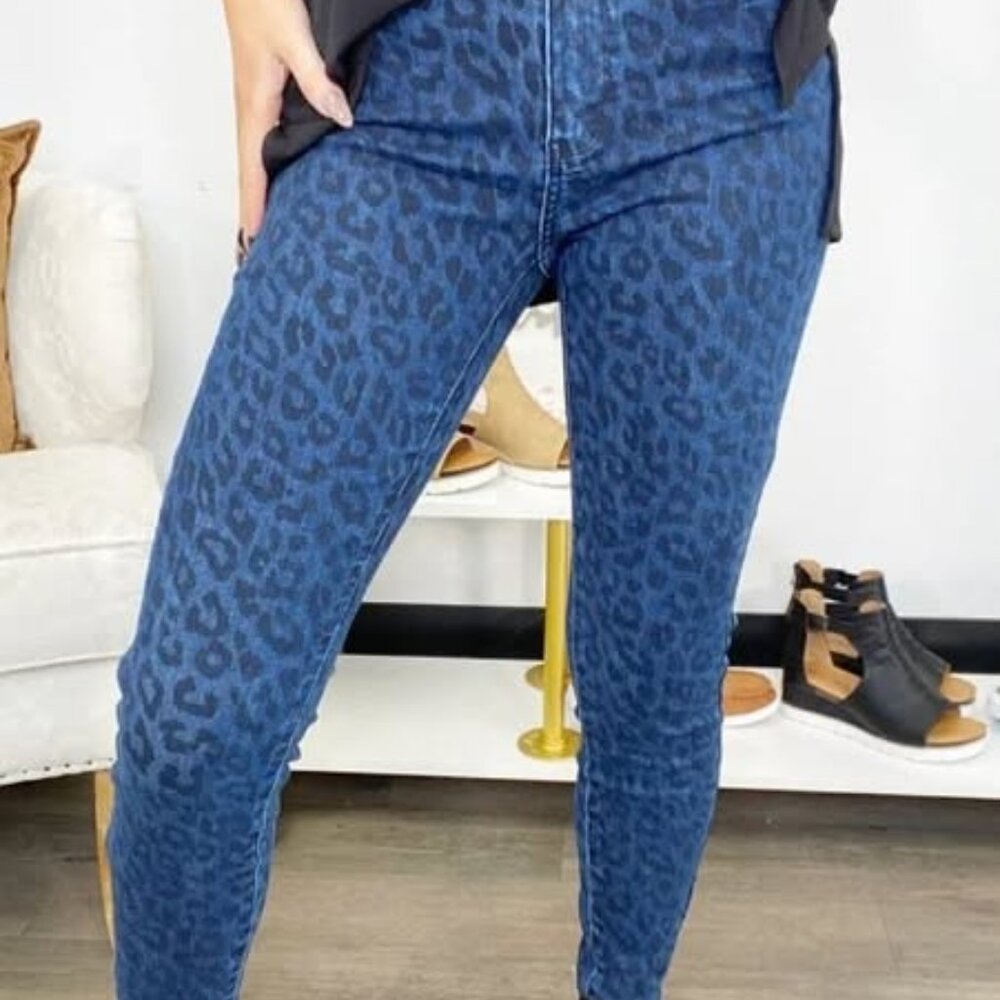 Judy Blue Mid Rise Medium Wash Cheetah Print Skinny Jeans Size 13 5/$25